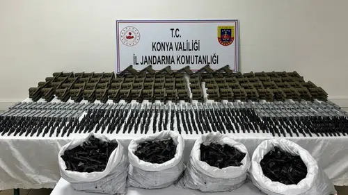 Konya'da jandarma ekipleri çok sayıda silah parçası ele geçirdi