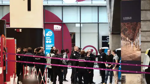 Paris’te alarm: Tren garında bıçaklı saldırgan vurularak durduruldu