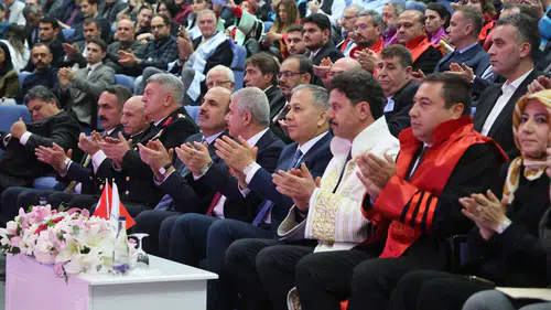 Konyalı Bakan, Akademik Yılı açtı: Selçuk Üniversitesi'nde heyecan