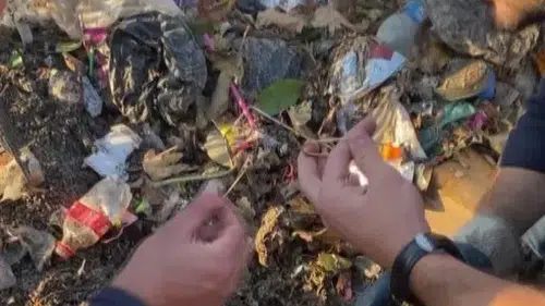 40 ton çöp didik didik edildi: Genç kadın gözyaşlarını tutamadı