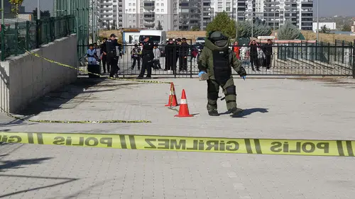 Okulda havai fişek paniği: Bomba imha ekipleri devrede