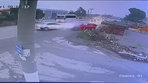 Feci trafik kazası kamerada: Zeytin işçilerinin acı sonu