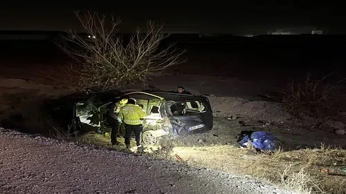 Konya'da feci kaza: Hafif ticari araç şarampole devrildi ölü ve yaralılar var