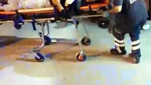 Dehşet anları kamerada: Sokak ortasında defalarca bıçaklayıp öldürdü