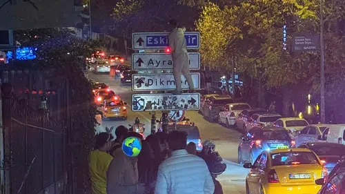 Sosyal medyada akım başlattı: Ankara'nın göbeğindeki o tabela çalındı