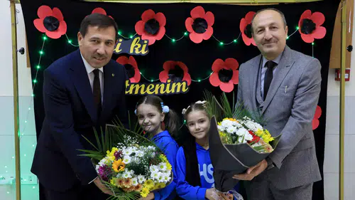 Konya'da okulların bahçelerine yeni halı sahalar yapılacak