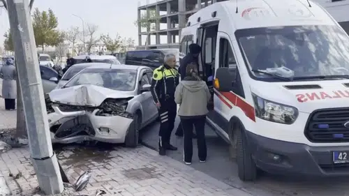 Konya'da kaza yapan sürücü şok geçirdi: Ben ne yapacağım!