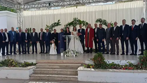 Konya'da un sanayicilerini buluşturan düğün: Aydınalp ailesinin mutlu günü