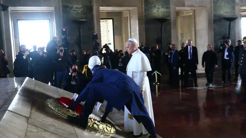 Papa 14. Leo'nun Türkiye'deki ilk durağı Anıtkabir oldu