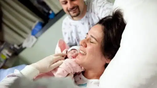 Angelina Jolie, Özgü Namal, Megan Markle: Hipnotik doğum gündemde