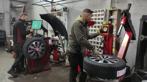 Cezalar ve fiyatlar ne kadar: Zorunlu kış lastiği uygulaması başladı