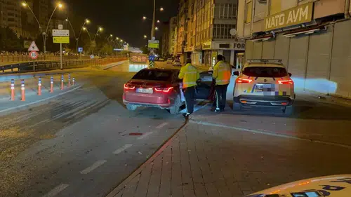 Komedi gibi: Ehliyetsiz sürücünün aracını almaya gelen arkadaşı da ehliyetsiz çıktı