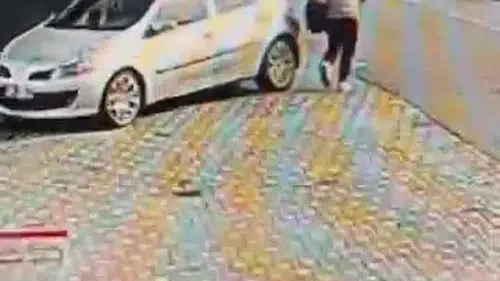 Bunu neden yaptı: Park halindeki aracı çizip hiçbir şey olmamış gibi yoluna devam etti