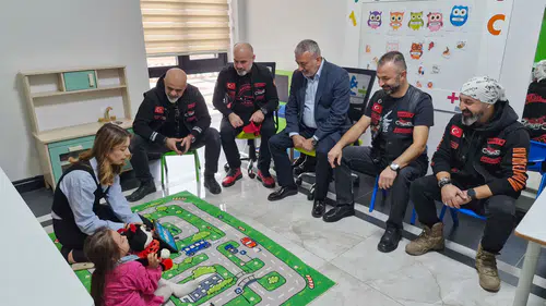 DOSD Meram'a çiçekli sürpriz: Öğretmenler Günü heyecanı yaşandı