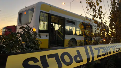 Konya'da otobüsteki tartışmada bıçaklanan genç ağır yaralandı