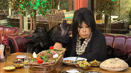 Bülent Ersoy, Konya sokaklarında kebapçı aradı: Bu mekan kapı açtı