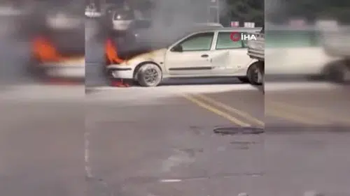 Kimse bir şey yapamadı: Seyir halindeki otomobil cayır cayır yandı