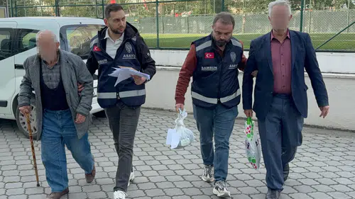 Parkta uygunsuz davranışta bulunan dedeler hayasızca hareketten gözaltında