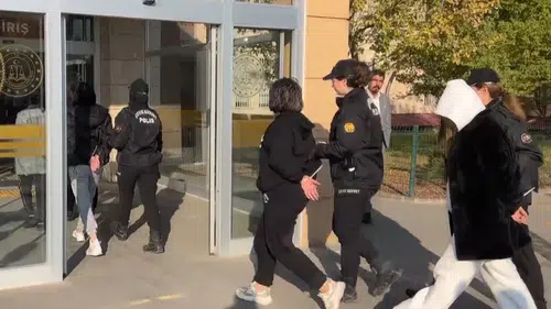 8,5 milyarlık dolandırıcı vurgunu! 15 kişi tutuklandı