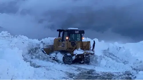 Bir yanda yaz bir yanda kar esareti: 1 metre kar