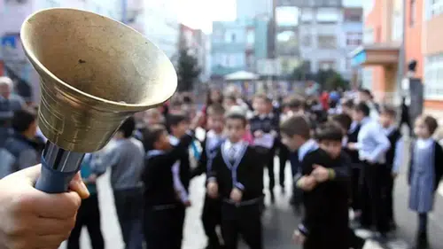 O öğretmenlere inceleme: Sosyal medyada boy gösteriyorlar