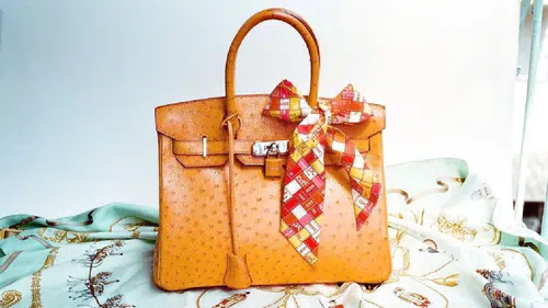 Bu çanta kimin: 11 dakikada 3 milyon dolara satıldı