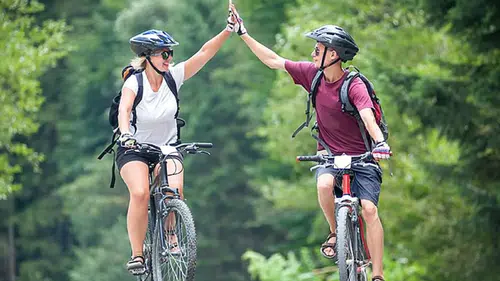 Yağmurlu havada bisiklet sürmek: Konyalı velesbit sürüş uzmanlarından hayat kurtaran öneriler