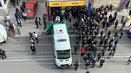 Şehirde dehşet dakikaları: Önce anne ile oğlunu, sonra da büfeciyi katletti