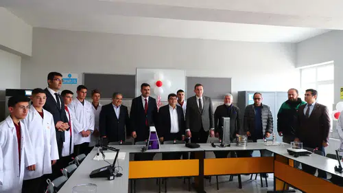 Konya'da bir okula daha Tarım Laboratuvarı açıldı