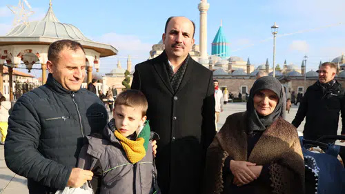 Şeb-i Arus için Konya'ya gelenler muhabbet iklimini yaşıyor