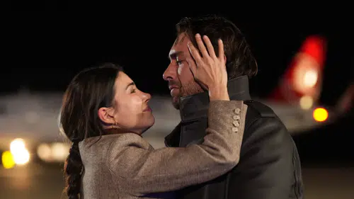 Taşacak Bu Deniz 9.Bölüm: Esme sonunda gerçeği öğreniyor