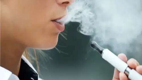 Elektronik sigara nasıl bırakılır: Gençlerin ciğerini söndürüyor