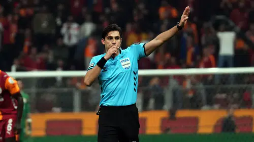 Türkiye’nin konuştuğu Konyalı hakem. Maça damgasını vurdu