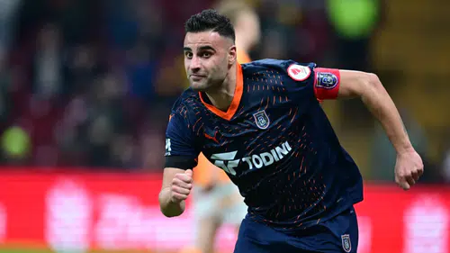 Konyaspor'dan ilk transfer: Deniz Türüç imza için Konya'ya geliyor