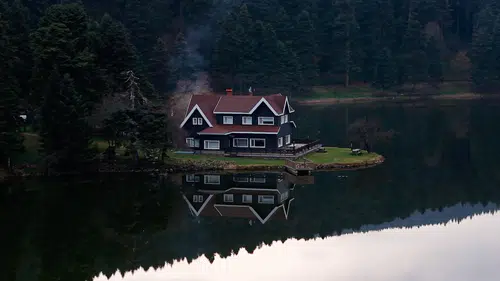 Gölcük Tabiat Parkı’nda kartpostallık manzara