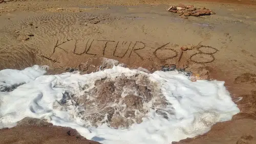 Konya Tuz Gölü'nde gizemli su: Aylardır fışkırıp, kayboluyor