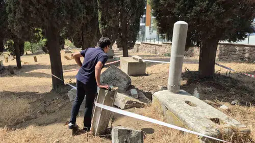 Ölülere dahi rahat huzur yok: Mezarlar bu hale getirildi