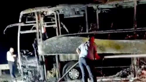 Otobüs cayır cayır yandı, şoför 31 yolcuyu kurtardı