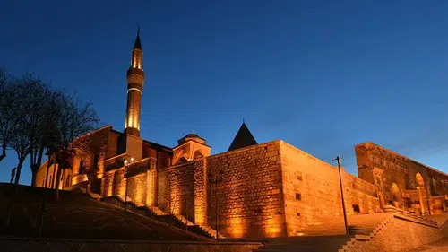 Nasıl korunuyorlar? Konya'daki tarihi mabetlerde güvenlik zaafı