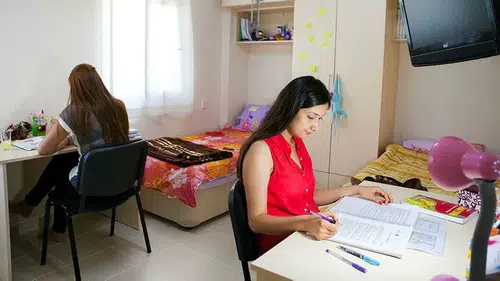 Aileler kara kara düşünüyor: Öğrenci yurt ücretleri 800 bin TL’ye dayandı