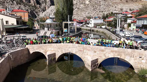 Konya'da kuraklığa dikkat çekmek için pedal çevirdiler