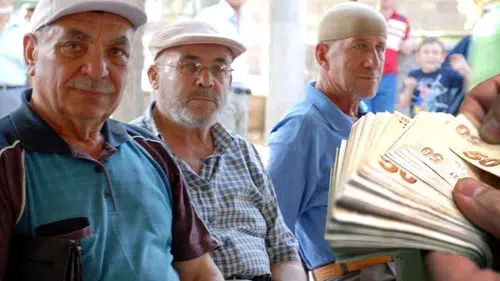 EYT'den sonra TES gündemde: Binlerce insan emeklilik hesabı yapıyor