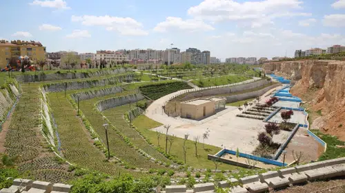 Konya'nın en otantik parkında çay keyfi 10 TL: Kanyon Cafe açıldı