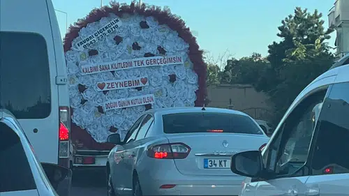 Konya yine şaşırtmadı: Çılgın aşıktan 4 metrelik buket