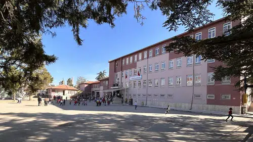 Konya'da 73 yıllık tarihi okul yıkıldı! Yerine ne yapılacak?