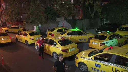 İstanbul'da taksici silahlı saldırıda öldü: Taksicilerden eylem