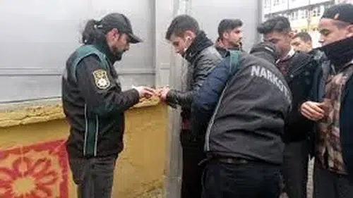 Narkotik seferberliği: Okullarda uyuşturucuyla mücadelede yeni yöntemler hayata geçiriliyor