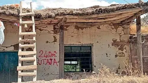 Ahırları ev gibi göstermişler: Dolandırıcıların "depremde yıkıldı" yalanı