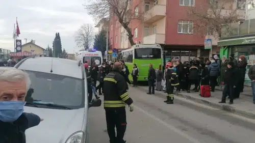 Freni patlayan halk otobüsü durağa daldı: İşte yaşananlar