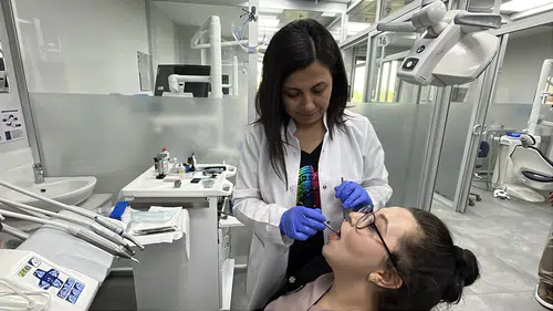 Konyalı uzmanlar mutluluğun formülünü açıkladı: Ağız ve diş açıklaması